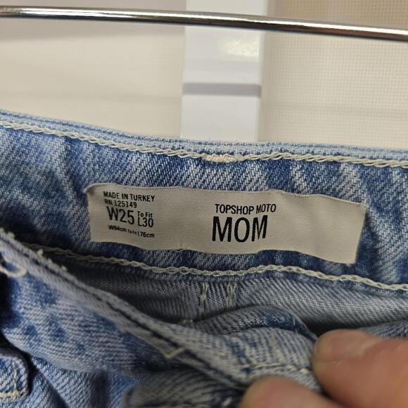 Topshop Moto Mom Jeans with Embroidered Floral Love me Not W25 - Picture 2 of 4